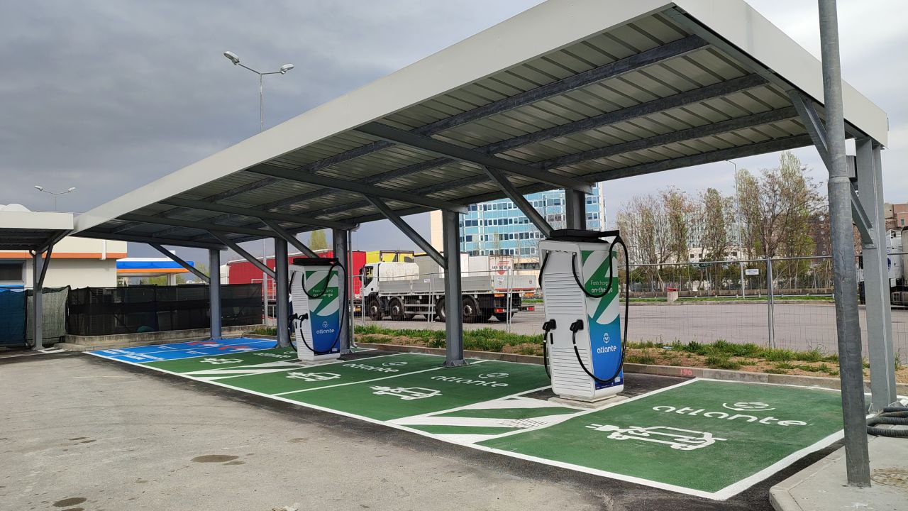 Pensiline fotovoltaiche modello ORDINARY per aree di servizio 75 kWp